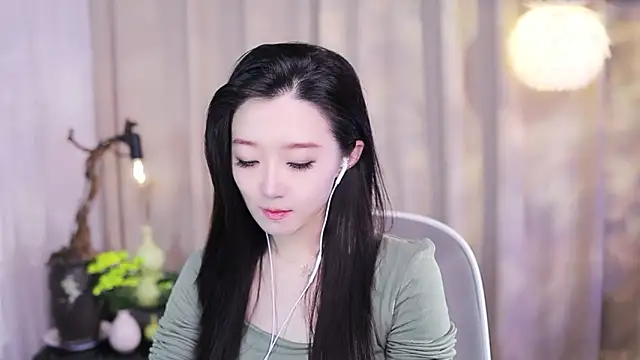 Snapshot of Zoe-99 chatting on 11-11-25, 03:12 Zoe-99 online show from 11-11-25, 03:12