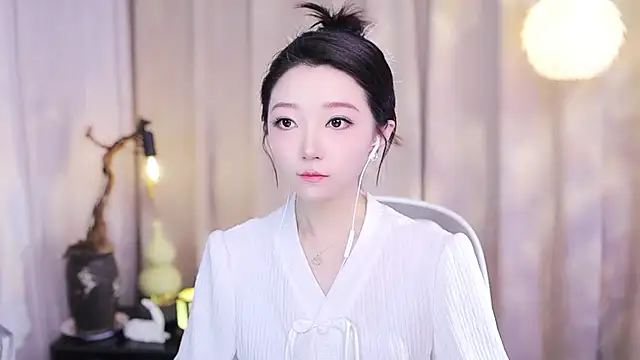 Snapshot of Zoe-99 chatting on 12-03-25, 09:29 Zoe-99 online show from 12-03-25, 09:29