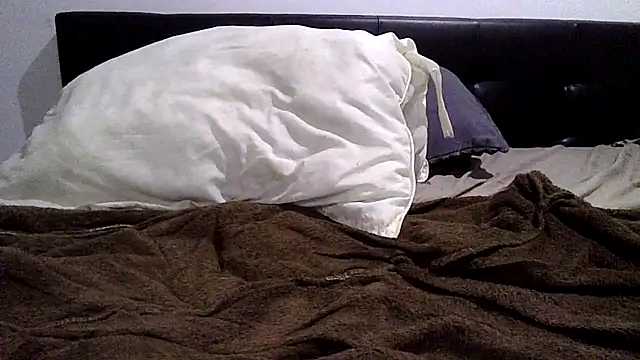 Snapshot of Quentin7501 chatting on 03-12-26, 08:20 Quentin7501 online show from 03-12-26, 08:20