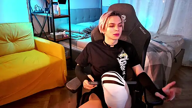 leon yuugen online show from 01-29-25, 07:25