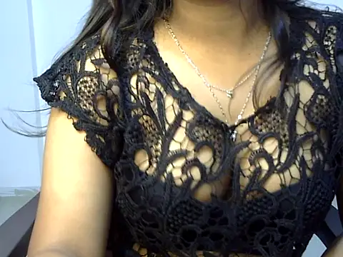 Snapshot of Niyaa77 chatting on 03-04-25, 01:34 Niyaa77 online show from 03-04-25, 01:34