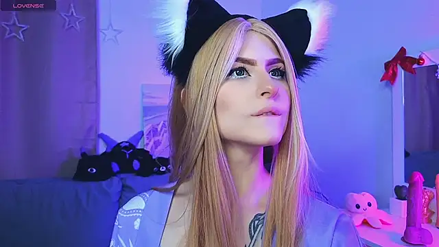 Emily  Mooree online show from 02-08-25, 04:14