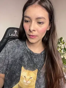 Snapshot of Aleska_Miami chatting on 06-24-26, 04:17 Aleska Miami online show from 06-24-26, 04:17