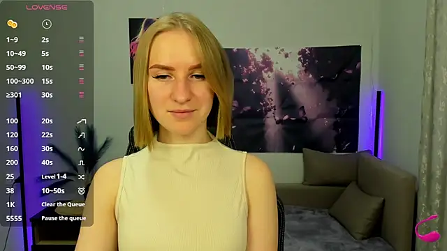 Snapshot of BeautyBlondy chatting on 10-27-25, 01:26 BeautyBlondy online show from 10-27-25, 01:26