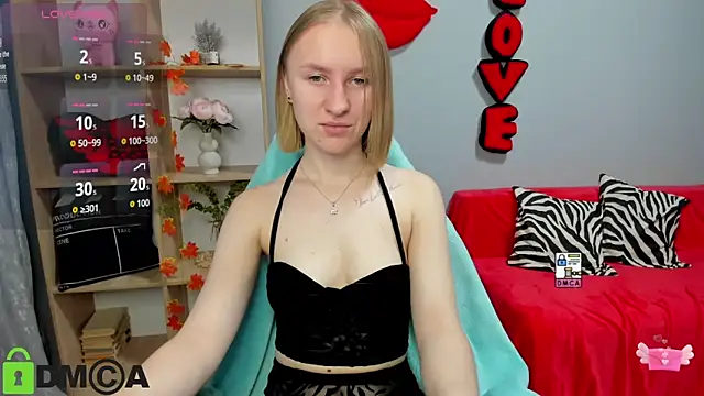 Snapshot of BeautyBlondy chatting on 11-13-25, 01:10 BeautyBlondy online show from 11-13-25, 01:10