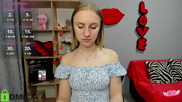 Snapshot of BeautyBlondy chatting on 12-01-25, 01:27 BeautyBlondy online show from 12-01-25, 01:27