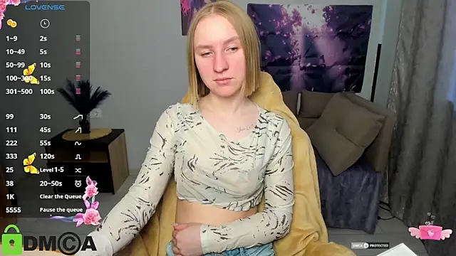 Snapshot of BeautyBlondy chatting on 05-04-26, 12:34 BeautyBlondy online show from 05-04-26, 12:34