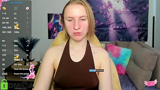 Snapshot of BeautyBlondy chatting on 05-07-26, 12:32 BeautyBlondy online show from 05-07-26, 12:32