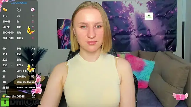 Snapshot of BeautyBlondy chatting on 05-11-26, 02:45 BeautyBlondy online show from 05-11-26, 02:45