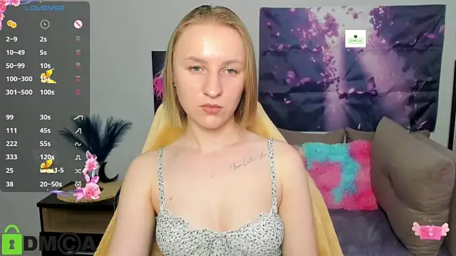 Snapshot of BeautyBlondy chatting on 05-20-26, 12:22 BeautyBlondy online show from 05-20-26, 12:22