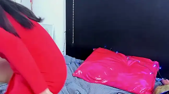 Snapshot of Cleo_Hott chatting on 03-18-25, 12:25 Cleo Hott online show from 03-18-25, 12:25