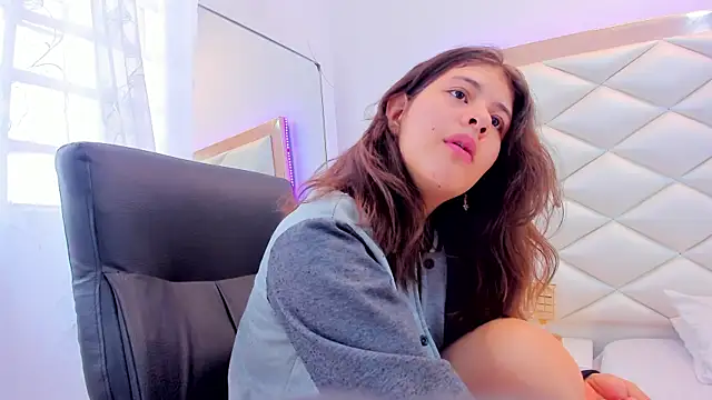 MiaQueen021 online show from 02-10-25, 03:42