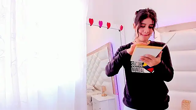 MiaQueen021 online show from 02-19-25, 03:49