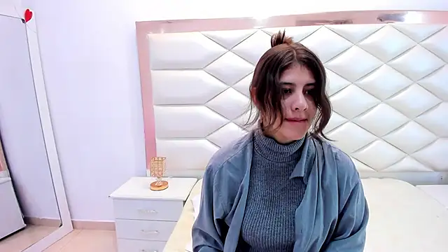 MiaQueen021 online show from 02-20-25, 12:25