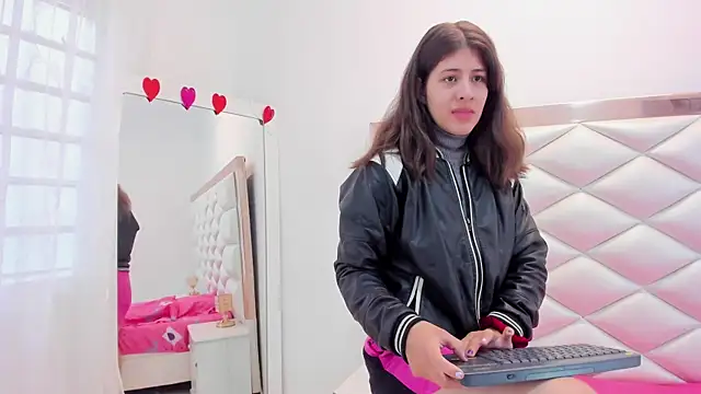 MiaQueen021 online show from 03-05-25, 12:33