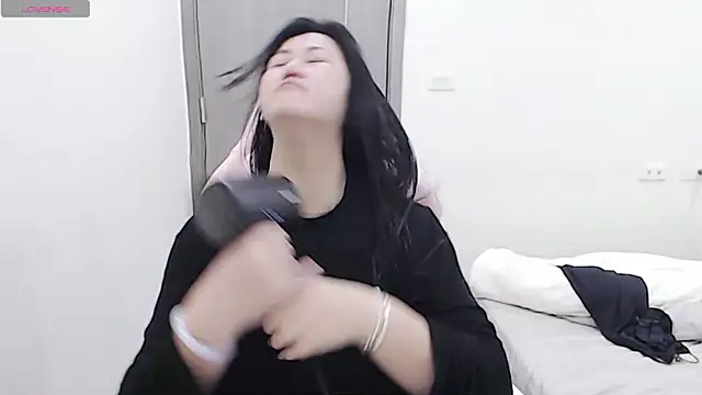 Snapshot of minnie9009 chatting on 01-09-26, 03:15 minnie9009 online show from 01-09-26, 03:15