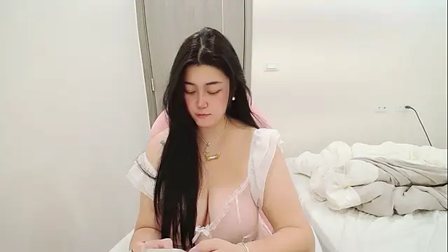 Snapshot of minnie9009 chatting on 03-10-26, 09:25 minnie9009 online show from 03-10-26, 09:25