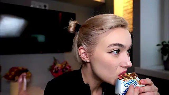 ileanacampbe online show from 01-20-25, 05:48