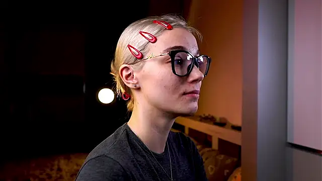 ileanacampbe online show from 01-25-25, 06:45