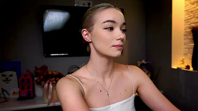 ileanacampbe online show from 02-03-25, 05:07