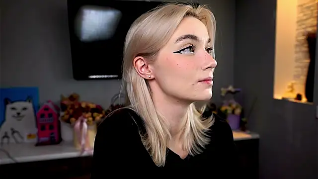 ileanacampbe online show from 02-05-25, 05:20