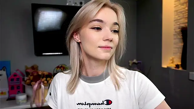 ileanacampbe online show from 02-10-25, 05:36