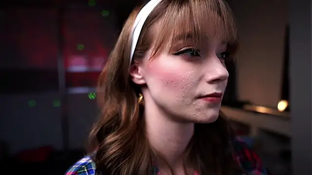 ileanacampbe online show from 11-18-25, 05:45