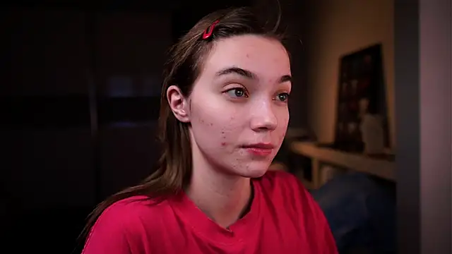 ileanacampbe online show from 12-18-25, 04:51