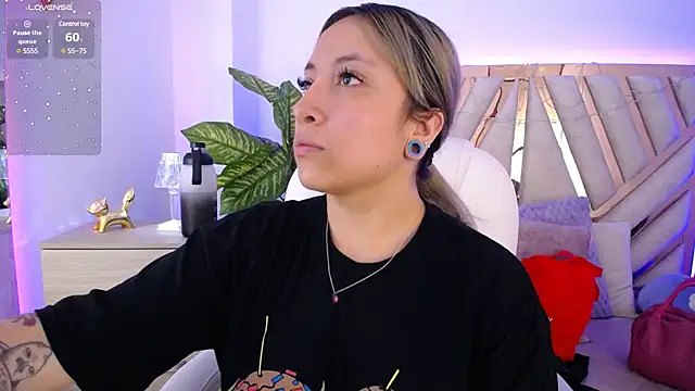 NyxAndria 1 online show from 03-18-25, 08:59