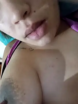 Snapshot of oliveira_k chatting on 02-03-26, 10:15 oliveira k online show from 02-03-26, 10:15