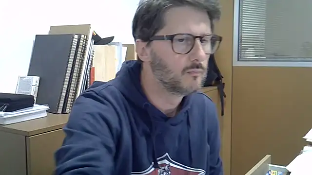 Snapshot of Cellino4 chatting on 02-08-25, 11:22 Cellino4 online show from 02-08-25, 11:22