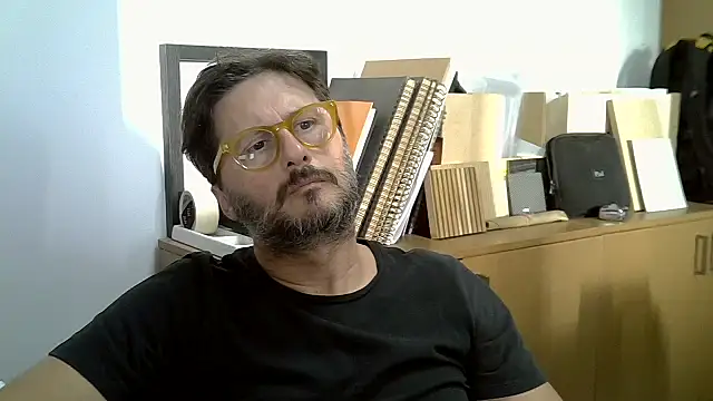 Snapshot of Cellino4 chatting on 10-10-25, 03:44 Cellino4 online show from 10-10-25, 03:44