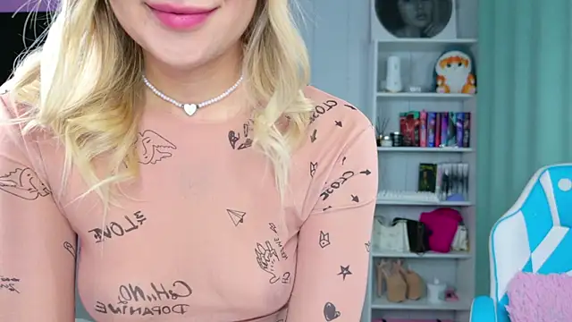 Snapshot of Mercedes_Robinson chatting on 12-03-25, 04:20 Mercedes Robinson online show from 12-03-25, 04:20