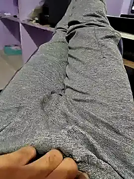 Snapshot of braveman999 chatting on 01-08-25, 04:11 braveman999 online show from 01-08-25, 04:11