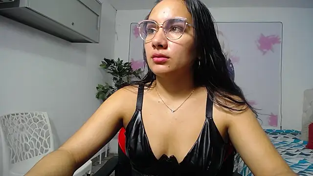 Snapshot of Maylin_horny19 chatting on 04-27-26, 07:01 Maylin horny19 online show from 04-27-26, 07:01