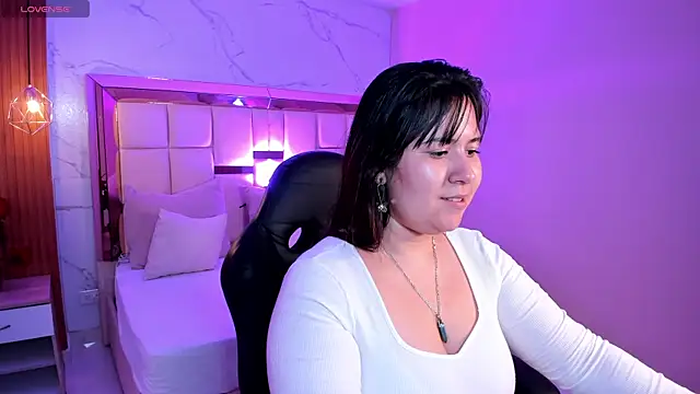 zoes milee online show from 11-14-25, 11:09