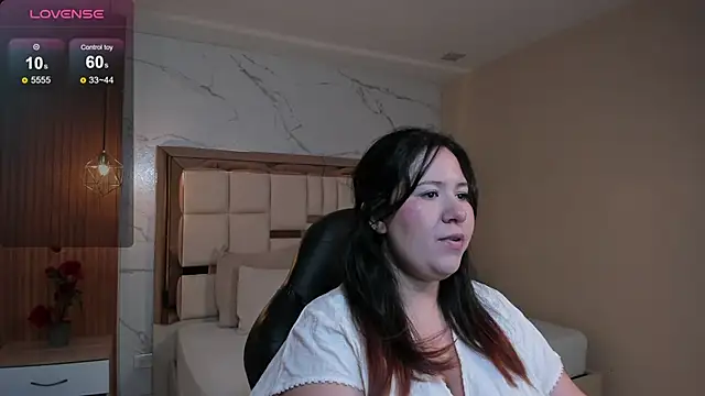 Snapshot of zoes_milee chatting on 06-04-26, 11:16 zoes milee online show from 06-04-26, 11:16