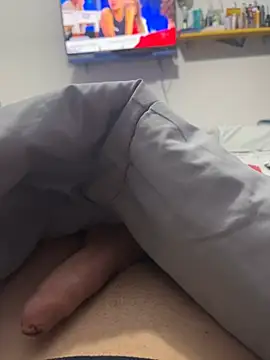 Snapshot of lucarioos06 chatting on 01-13-25, 03:26 lucarioos06 online show from 01-13-25, 03:26