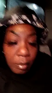 Snapshot of chocolatechipkukky85 chatting on 02-01-25, 12:29 chocolatechipkukky85 online show from 02-01-25, 12:29