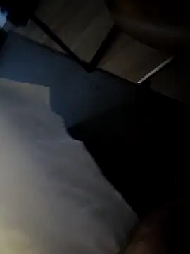 Snapshot of Rzemtsefg chatting on 10-22-25, 03:34 Rzemtsefg online show from 10-22-25, 03:34