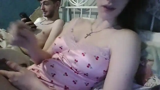 Snapshot of VioletxBlue chatting on 05-21-26, 10:11 VioletxBlue online show from 05-21-26, 10:11