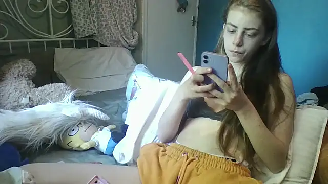 Snapshot of VioletxBlue chatting on 05-25-26, 09:59 VioletxBlue online show from 05-25-26, 09:59