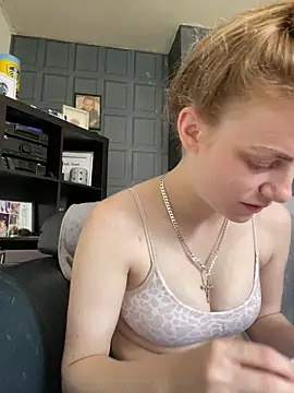Snapshot of VioletxBlue chatting on 06-02-26, 01:24 VioletxBlue online show from 06-02-26, 01:24