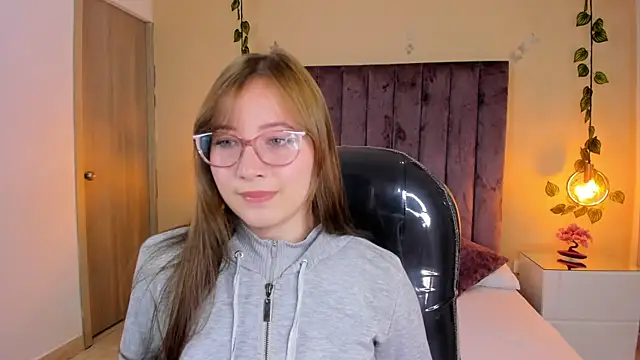 Dahlia Rousse online show from 10-27-25, 09:19