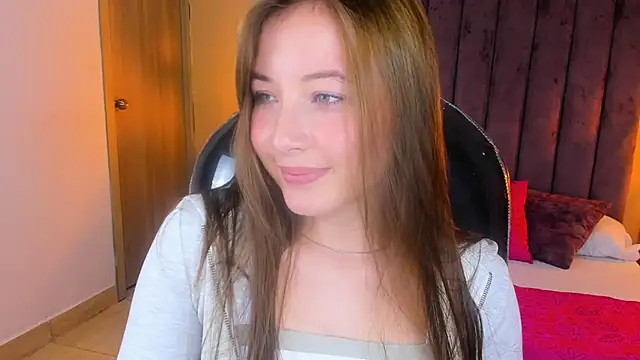 Dahlia Rousse online show from 11-18-25, 06:07