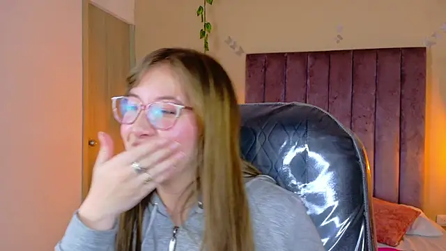 Dahlia Rousse online show from 04-10-26, 05:56