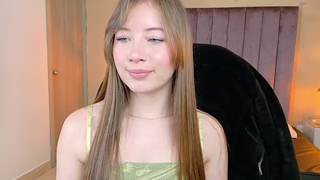 Dahlia Rousse online show from 05-19-26, 05:03