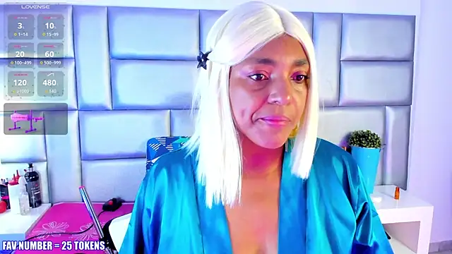 LovelyNickii online show from 11-28-25, 01:03