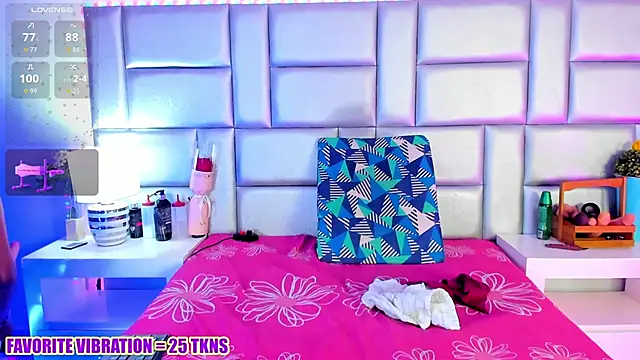 LovelyNickii online show from 04-12-26, 02:05