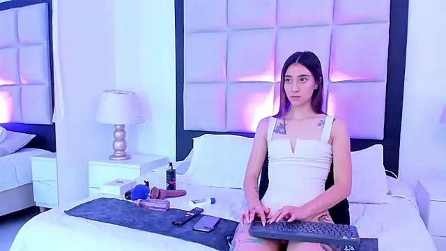 Snapshot of MeganPresleyy chatting on 03-06-25, 12:19 MeganPresleyy online show from 03-06-25, 12:19